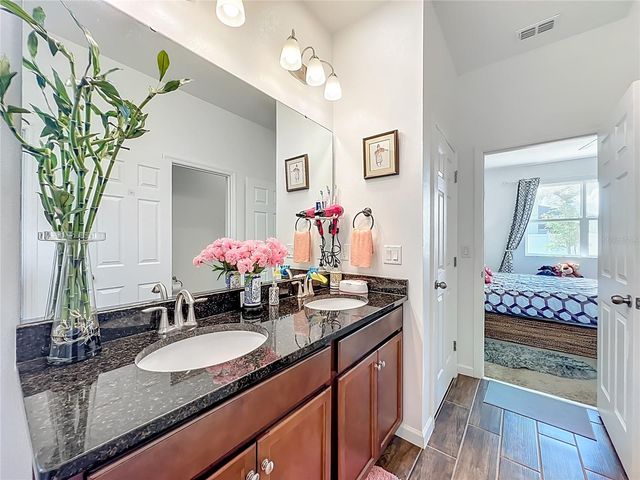 8560 COMPASS POINT AVENUE, Orlando, FL 32832