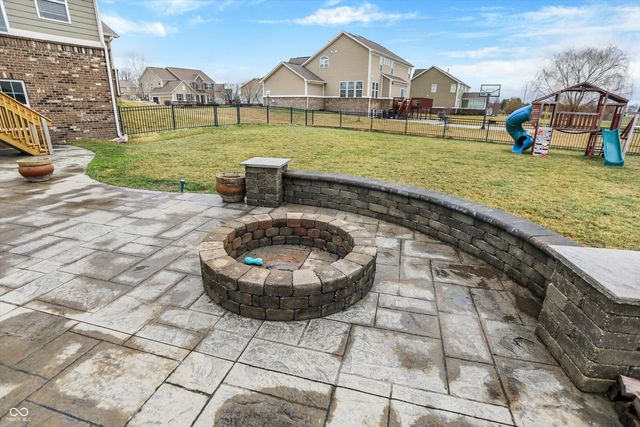 1266 Colinbrook Circle, Greenwood, IN 46143