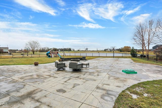 1266 Colinbrook Circle, Greenwood, IN 46143