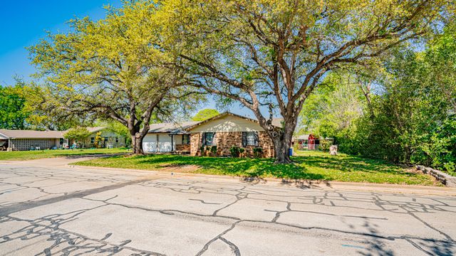 1110 Penrod Street, Granbury, TX 76048