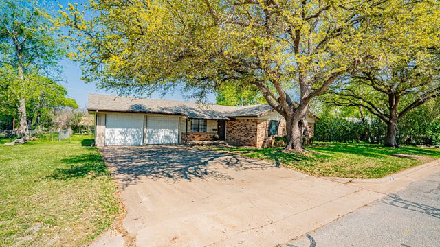 1110 Penrod Street, Granbury, TX 76048