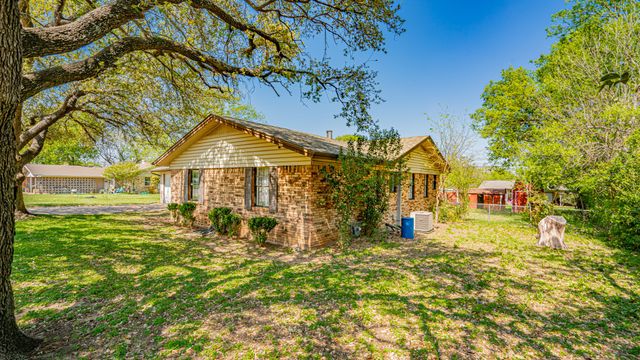 1110 Penrod Street, Granbury, TX 76048