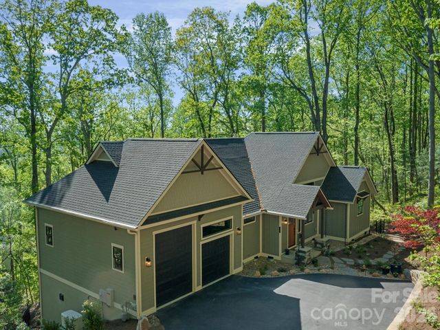 199 Garnet Way, Hendersonville, NC 28791