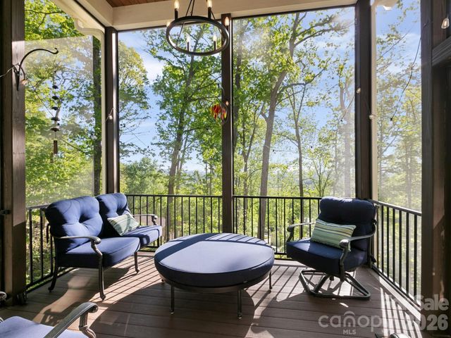 199 Garnet Way, Hendersonville, NC 28791