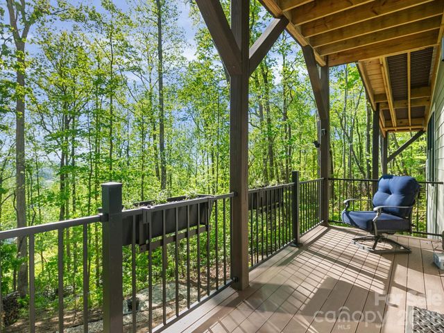 199 Garnet Way, Hendersonville, NC 28791