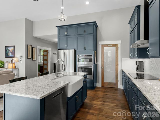 199 Garnet Way, Hendersonville, NC 28791