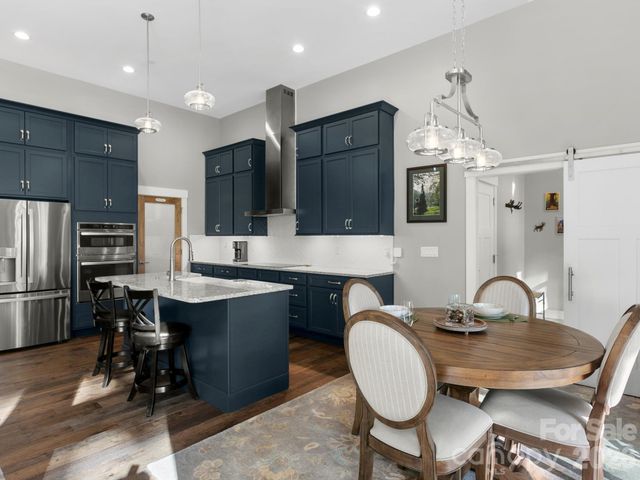 199 Garnet Way, Hendersonville, NC 28791