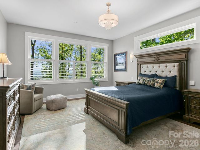 199 Garnet Way, Hendersonville, NC 28791