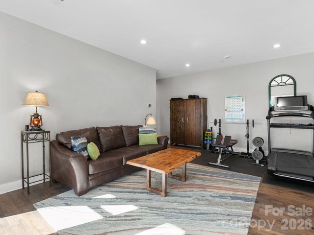 199 Garnet Way, Hendersonville, NC 28791