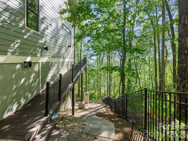 199 Garnet Way, Hendersonville, NC 28791