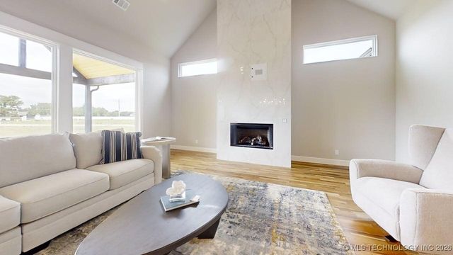 8117 E Elgin Street, Broken Arrow, OK 74014