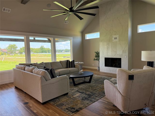 8117 E Elgin Street, Broken Arrow, OK 74014