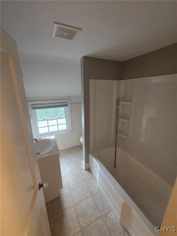 26 Bedford Drive, Whitestown, NY 13492