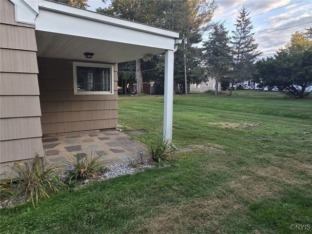 26 Bedford Drive, Whitestown, NY 13492