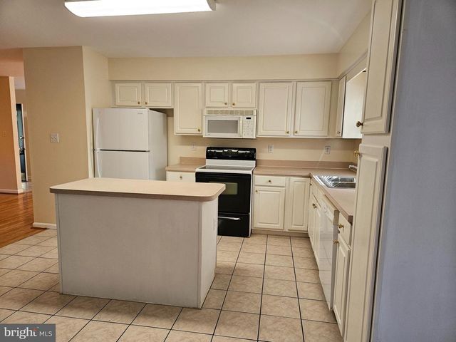 108 FINCH LN, Falling Waters, WV 25419