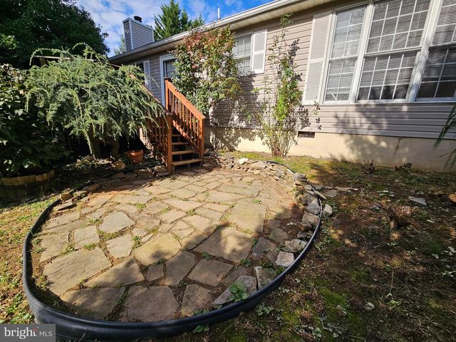 108 FINCH LN, Falling Waters, WV 25419