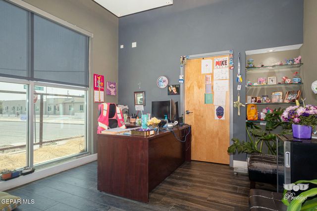 700 N COPIA Street, El Paso, TX 79903