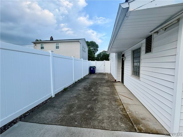 119 Kaymar Drive, Amherst, NY 14228