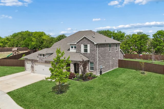 1512 Gentle Creek Lane, Fort Worth, TX 76052