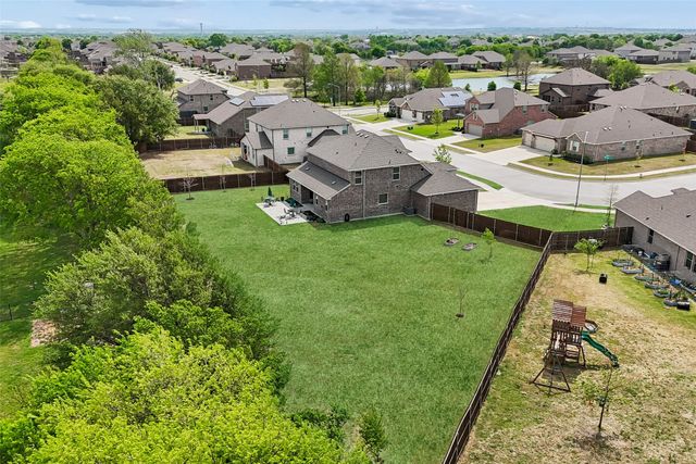 1512 Gentle Creek Lane, Fort Worth, TX 76052