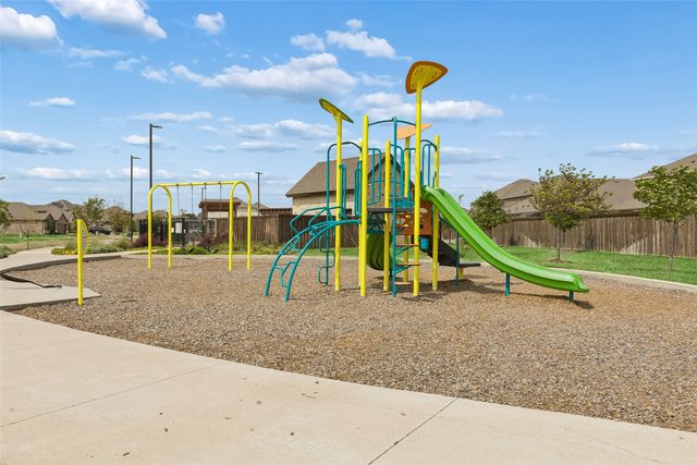 1512 Gentle Creek Lane, Fort Worth, TX 76052