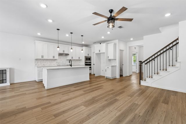 1512 Gentle Creek Lane, Fort Worth, TX 76052