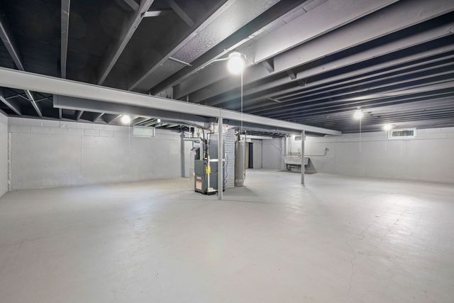 1006 E 163rd Street, South Holland, IL 60473