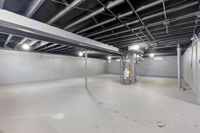 1006 E 163rd Street, South Holland, IL 60473