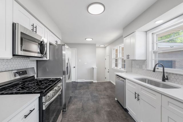 1006 E 163rd Street, South Holland, IL 60473