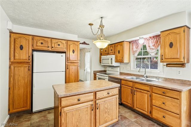 337 Wolf Avenue, Wadsworth, OH 44281