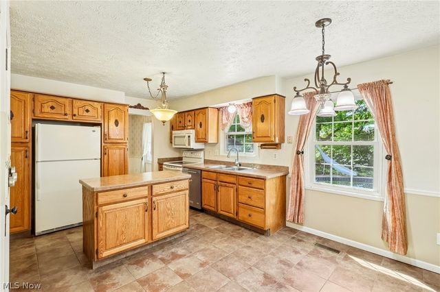 337 Wolf Avenue, Wadsworth, OH 44281