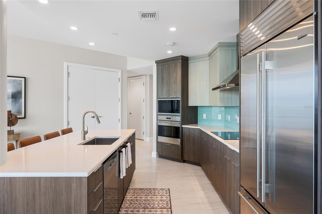 Image 5 of property listing at 3401 BAYSHORE BOULEVARD 503, Tampa, FL 33629
