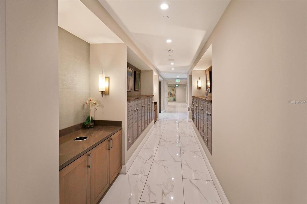 Image 54 of property listing at 3401 BAYSHORE BOULEVARD 503, Tampa, FL 33629
