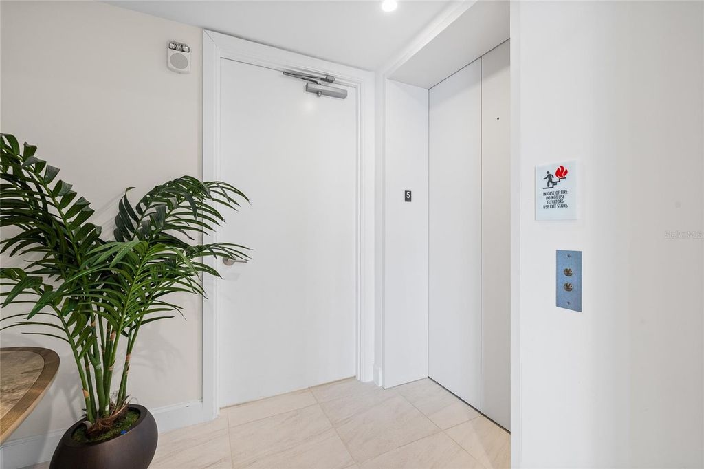 Image 10 of property listing at 3401 BAYSHORE BOULEVARD 503, Tampa, FL 33629