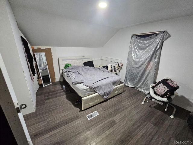 8040 Plainview Avenue, Detroit, MI 48228