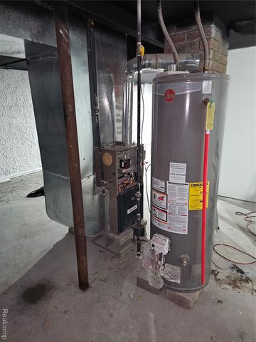 8040 Plainview Avenue, Detroit, MI 48228