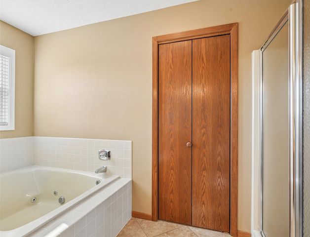 4103 Sally Drive NE, Cedar Rapids, IA 52402