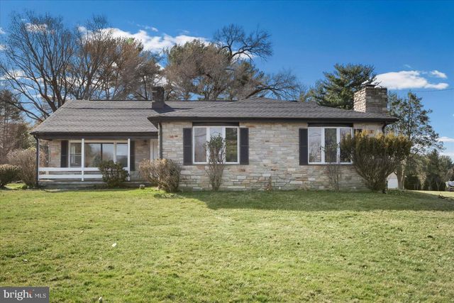 2715 WALDOR DR, Baltimore, MD 21234