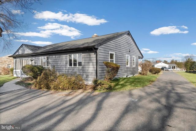 2715 WALDOR DR, Baltimore, MD 21234