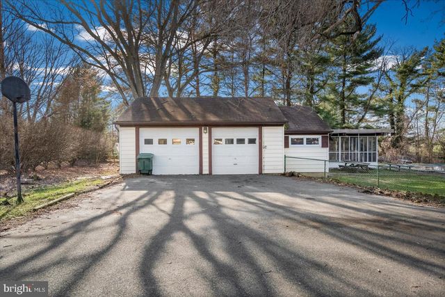 2715 WALDOR DR, Baltimore, MD 21234