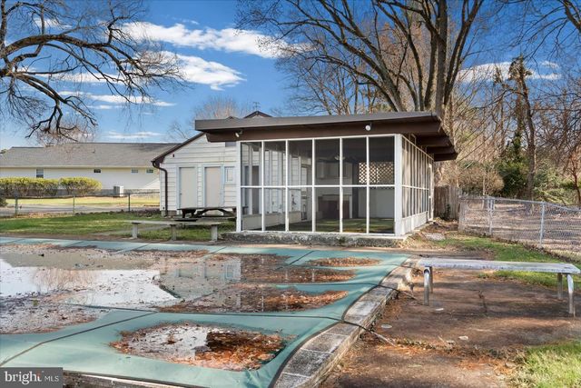 2715 WALDOR DR, Baltimore, MD 21234