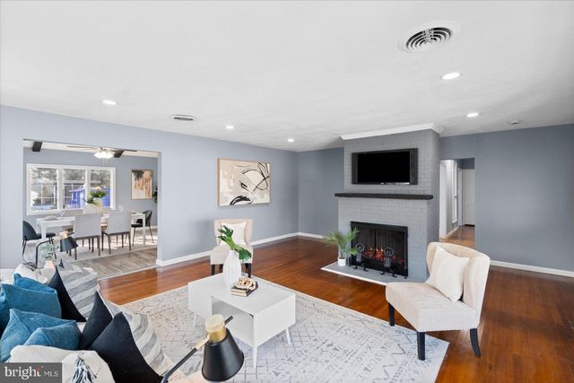 2715 WALDOR DR, Baltimore, MD 21234