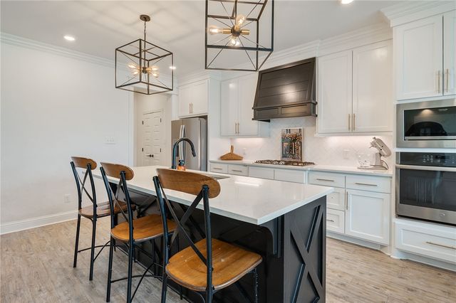 4009 Crooked Creek Path, College Station, TX 77845
