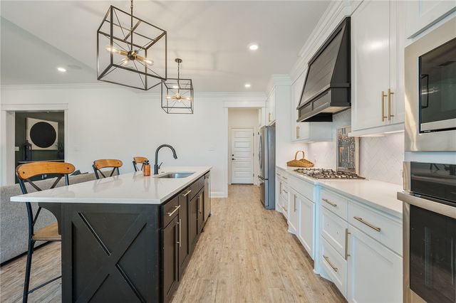 4009 Crooked Creek Path, College Station, TX 77845