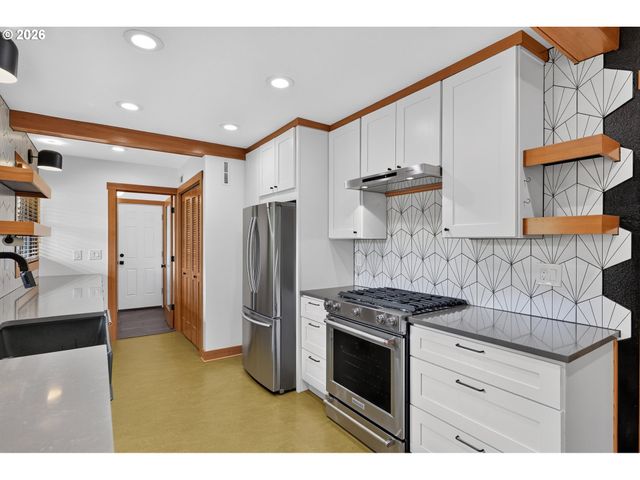 7021 Sw STEPHEN Ln, Portland, OR 97225