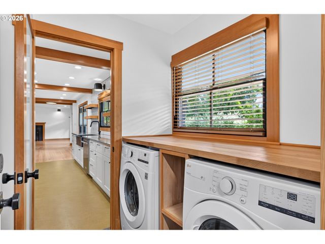 7021 Sw STEPHEN Ln, Portland, OR 97225