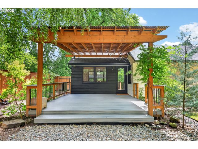 7021 Sw STEPHEN Ln, Portland, OR 97225
