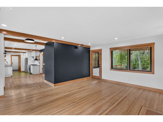7021 Sw STEPHEN Ln, Portland, OR 97225