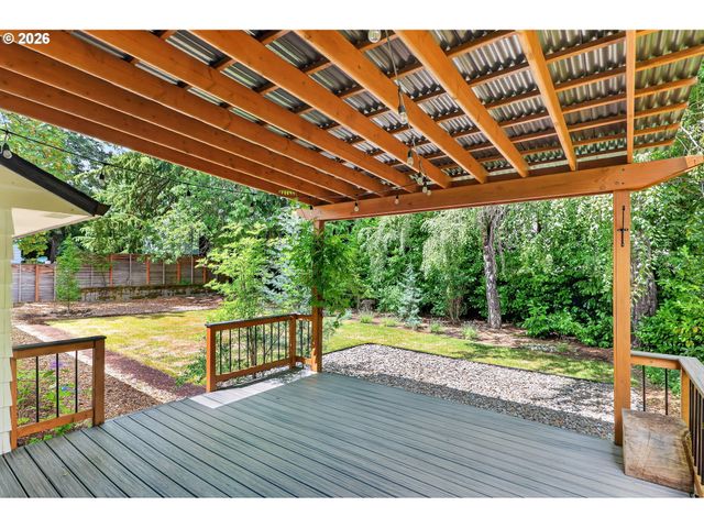 7021 Sw STEPHEN Ln, Portland, OR 97225