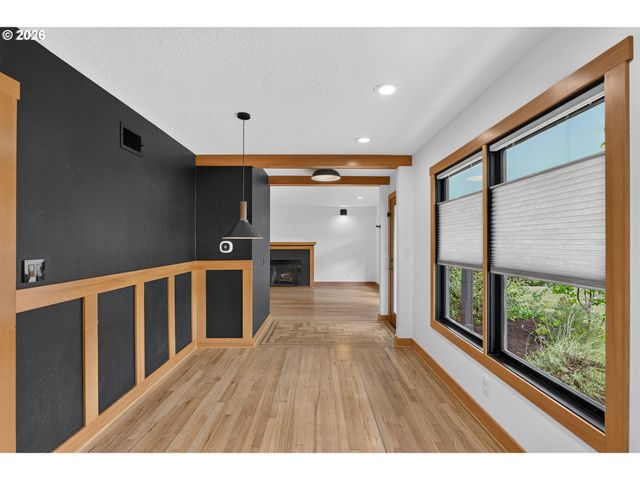 7021 Sw STEPHEN Ln, Portland, OR 97225